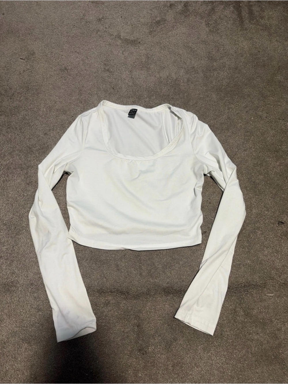 SHEIN White Long Sleeve Scoop Crop Top